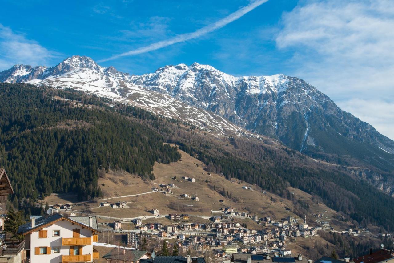 Hotel San Carlo, Tra Bormio E Livigno อิโซแลคเชีย ภายนอก รูปภาพ