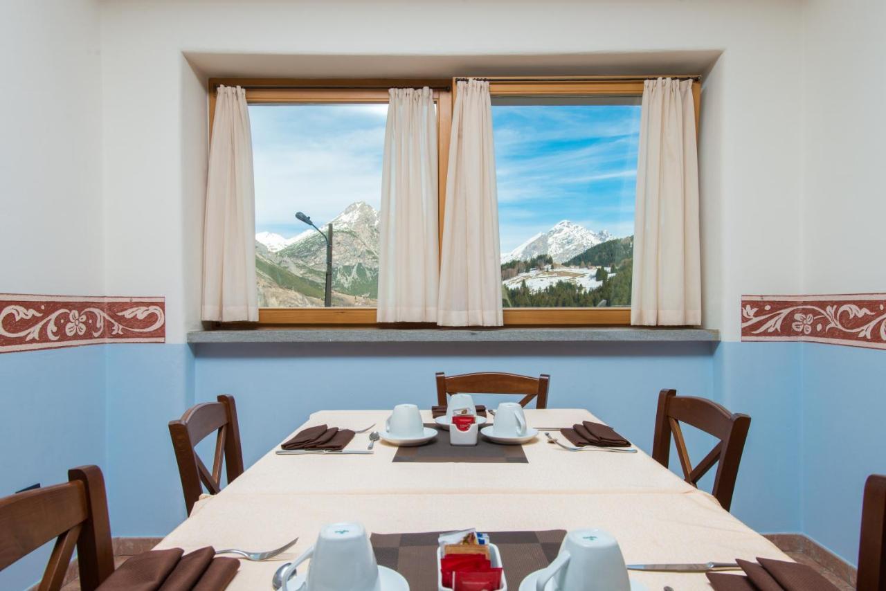 Hotel San Carlo, Tra Bormio E Livigno อิโซแลคเชีย ภายนอก รูปภาพ