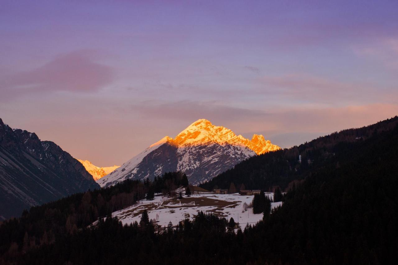 Hotel San Carlo, Tra Bormio E Livigno อิโซแลคเชีย ภายนอก รูปภาพ